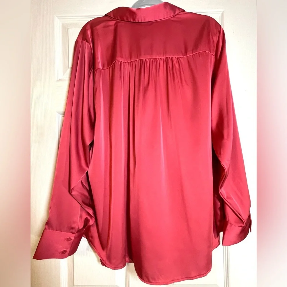 NWT TORRID Madison Satin Button-Up Long Sleeve Shirt Size 3X (22/24) Holly Berry - Picture 7 of 8